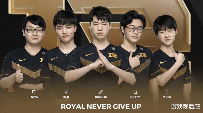 显得异常 显得异常