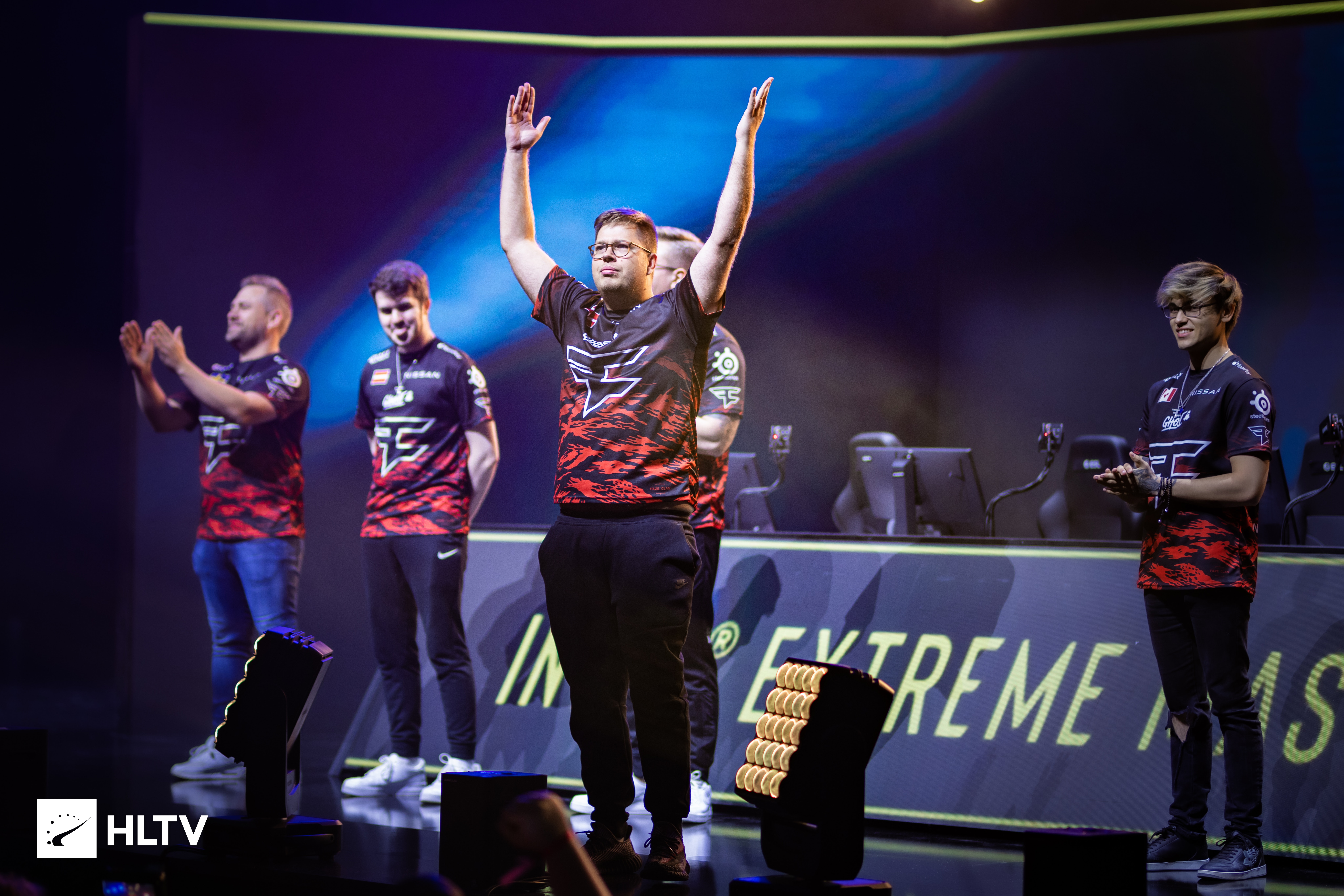 吸走边卫 吸走边卫